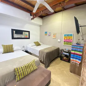 apartarstudio-muy-bien-ubicado-cercano-a-todo.cali-hotels.com/